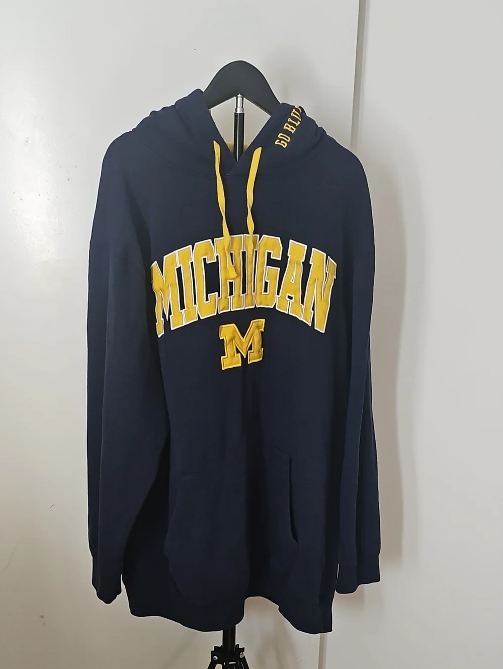 Colosseum Navy and Yellow Michigan Pullover Crewneck Hoodie